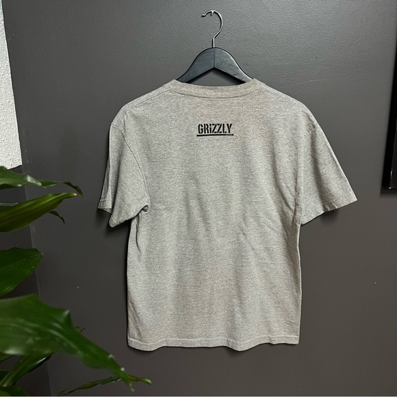 Grizzly x Wolverine Tee Grey Size Medium ($30) - Picture 2 of 4